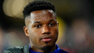 每体：巴萨想用“工资总额不变但合同期延长”的方式降低法蒂薪资